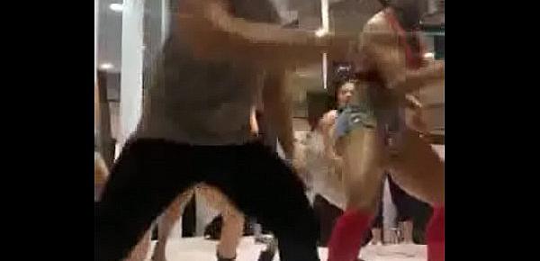  Gracyanne Barbosa Dança do Palco do Arnold Classic South America(2018) com Gostosas ao Som de MC WM - Fuleragem   Os Africanos - Pumba la Pumba